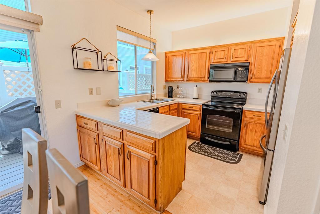 Image 10 of property listing at 211 Dahlia Ave. M, Imperial Beach, CA 91932