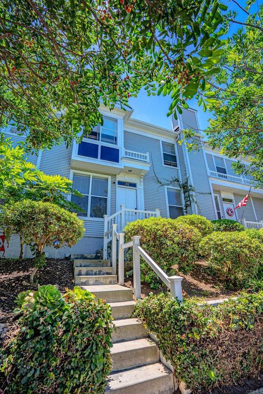 Image 3 of property listing at 211 Dahlia Ave. M, Imperial Beach, CA 91932