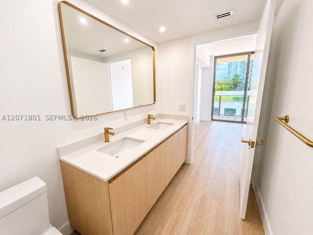 90 NE 32nd St 709, Miami, FL 33127