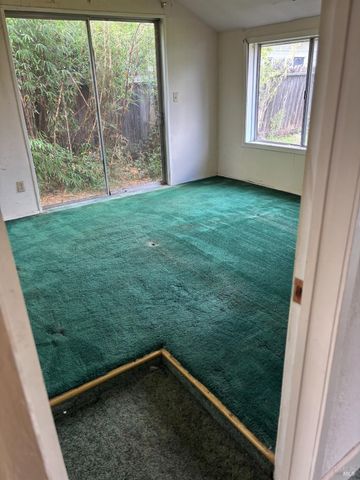 1427 Russell Ave, Santa Rosa, CA 95403