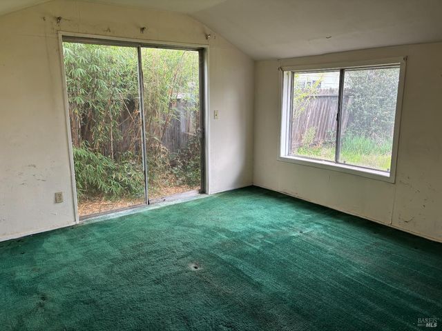 1427 Russell Ave, Santa Rosa, CA 95403