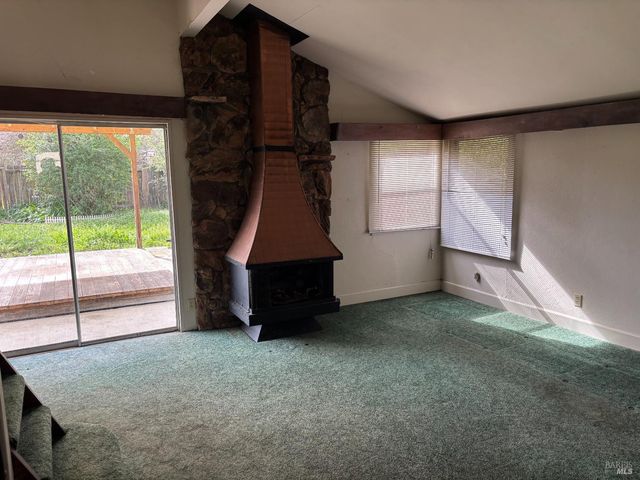 1427 Russell Ave, Santa Rosa, CA 95403