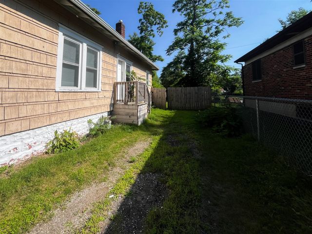 864 Highland Avenue, Benton Harbor, MI 49022