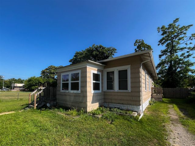 864 Highland Avenue, Benton Harbor, MI 49022