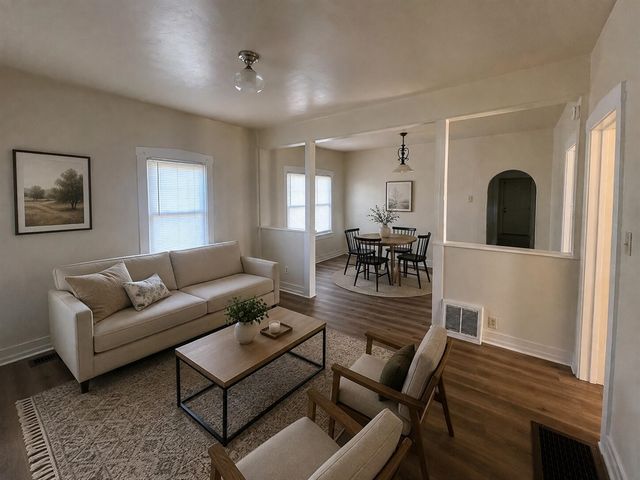 864 Highland Avenue, Benton Harbor, MI 49022