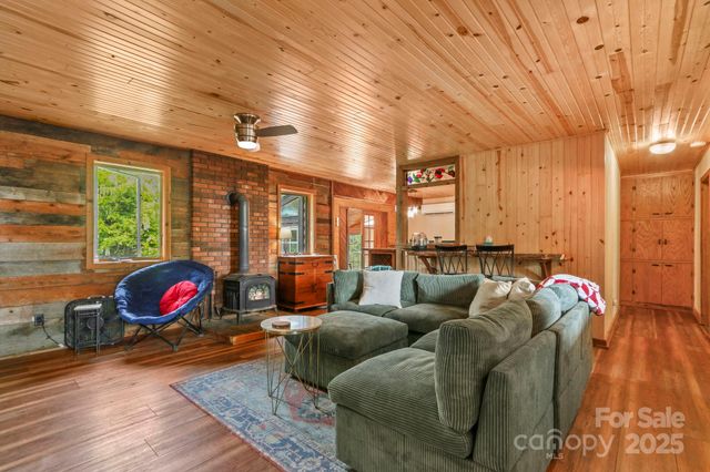 1925 Green Hill Road, Blowing Rock, NC 28605