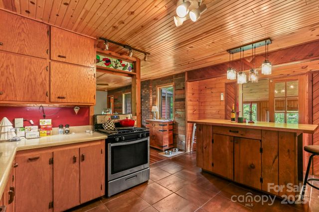 1925 Green Hill Road, Blowing Rock, NC 28605