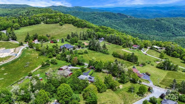 1925 Green Hill Road, Blowing Rock, NC 28605