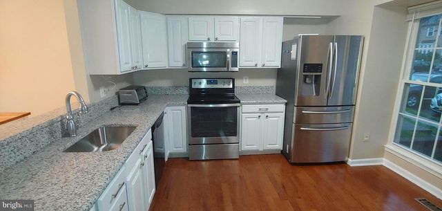 4 STEEPLEJACK CT, Owings Mills, MD 21117
