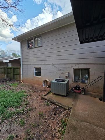 811 Kennesaw Drive, Forest Park, GA 30297