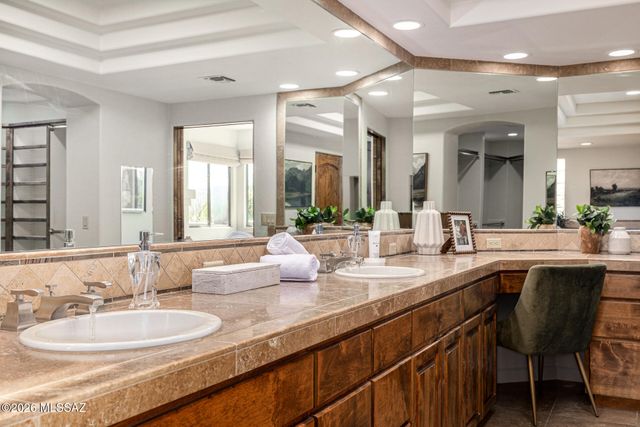 1933 E QUIET CANYON Drive, Tucson, AZ 85718