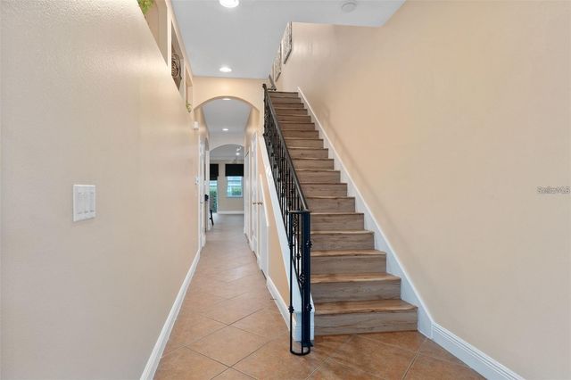 828 ELLWOOD AVENUE J, Orlando, FL 32804