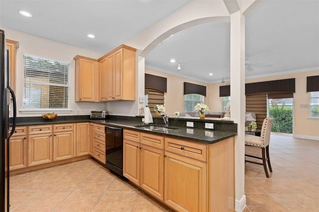 828 ELLWOOD AVENUE J, Orlando, FL 32804