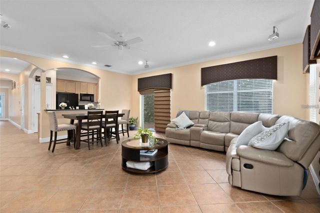 828 ELLWOOD AVENUE J, Orlando, FL 32804