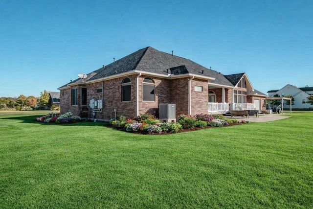 9018 Water Point Drive, Beach City, TX 77523