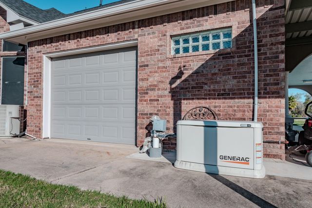 9018 Water Point Drive, Beach City, TX 77523