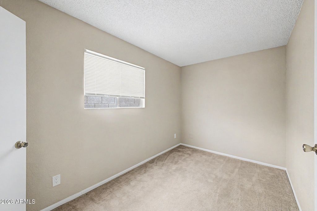 Image 10 of property listing at 4737 W VILLA THERESA Drive, Glendale, AZ 85308