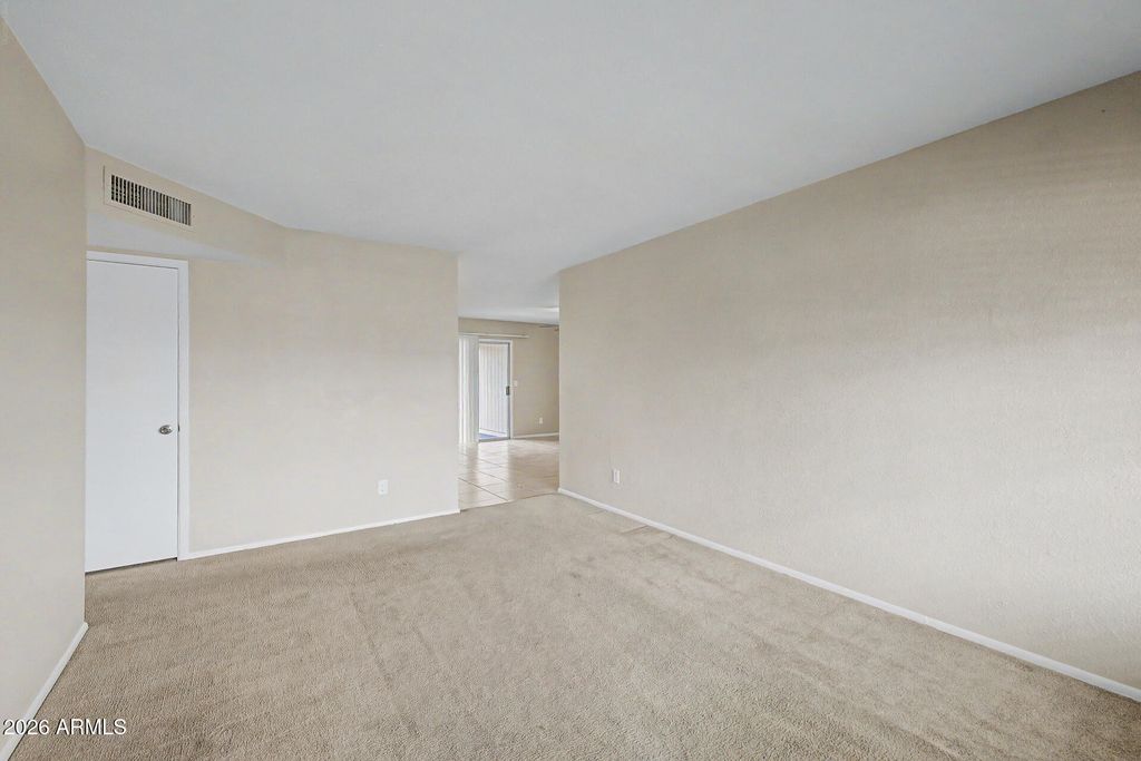 Image 13 of property listing at 4737 W VILLA THERESA Drive, Glendale, AZ 85308