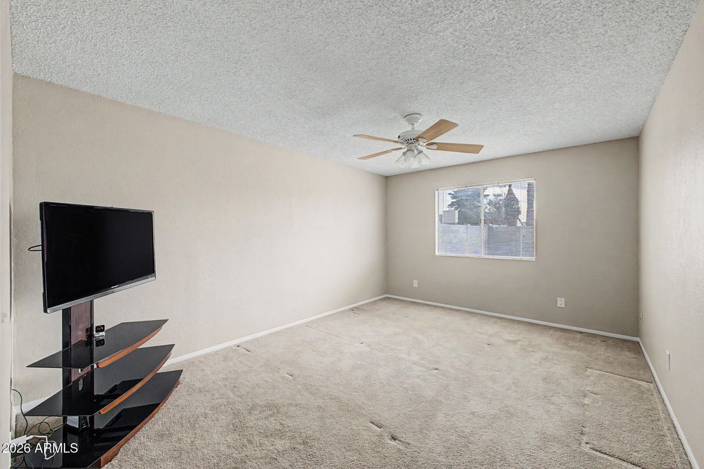 Image 18 of property listing at 4737 W VILLA THERESA Drive, Glendale, AZ 85308