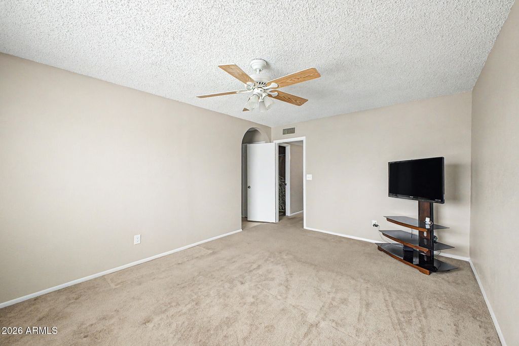 Image 19 of property listing at 4737 W VILLA THERESA Drive, Glendale, AZ 85308