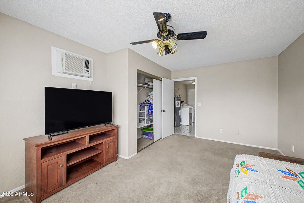Image 23 of property listing at 4737 W VILLA THERESA Drive, Glendale, AZ 85308