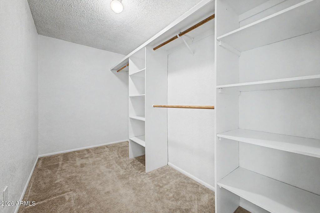 Image 7 of property listing at 4737 W VILLA THERESA Drive, Glendale, AZ 85308