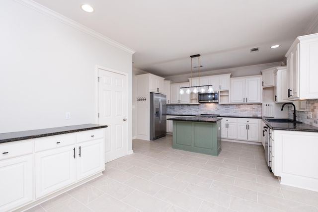 8 Clervaux Drive, Little Rock, AR 72223