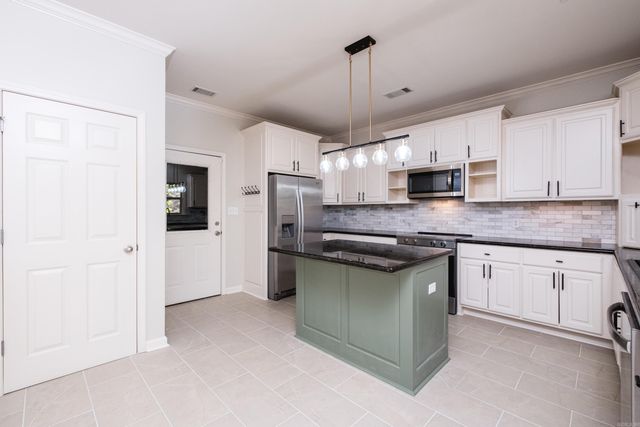 8 Clervaux Drive, Little Rock, AR 72223