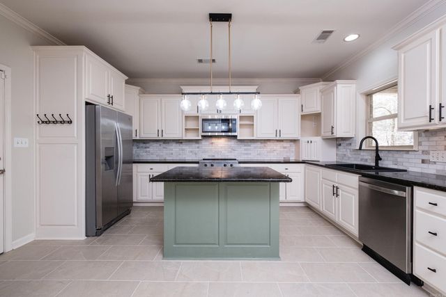 8 Clervaux Drive, Little Rock, AR 72223