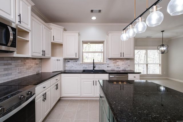 8 Clervaux Drive, Little Rock, AR 72223