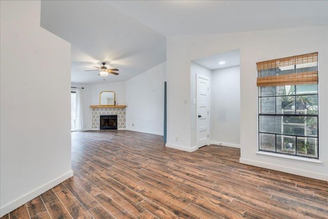 1601 Faro DR 1402, Austin, TX 78741