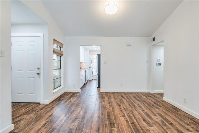 1601 Faro DR 1402, Austin, TX 78741