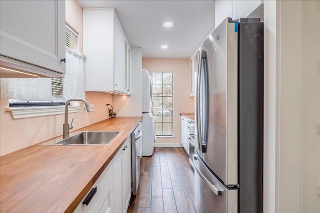 1601 Faro DR 1402, Austin, TX 78741