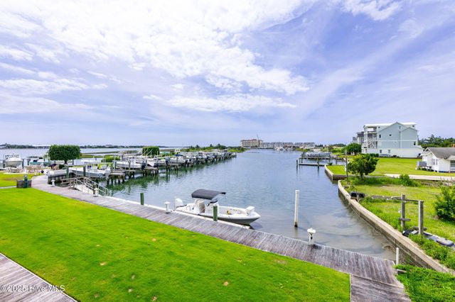 212 Old Causeway Road 107 Morgan Creek Landing, Beaufort, NC 28516