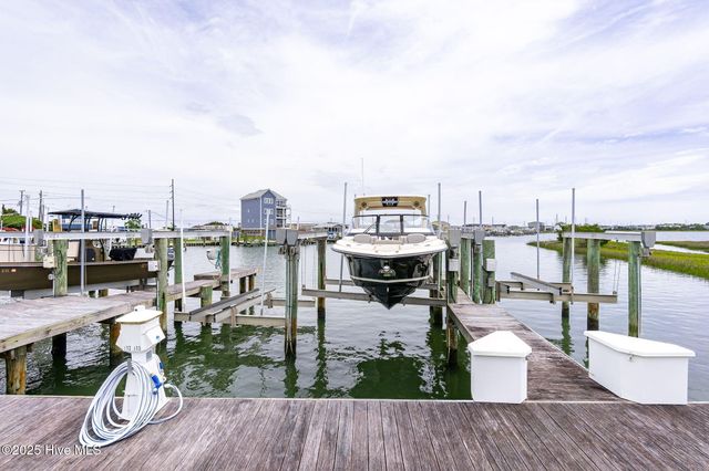 212 Old Causeway Road 107 Morgan Creek Landing, Beaufort, NC 28516