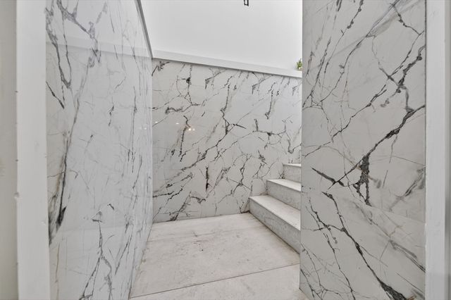 93 Lawton St, Fall River, MA 02721