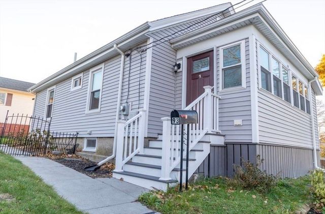 93 Lawton St, Fall River, MA 02721