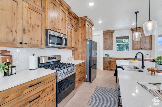 2345 E CHERRY LN, Layton, UT 84040