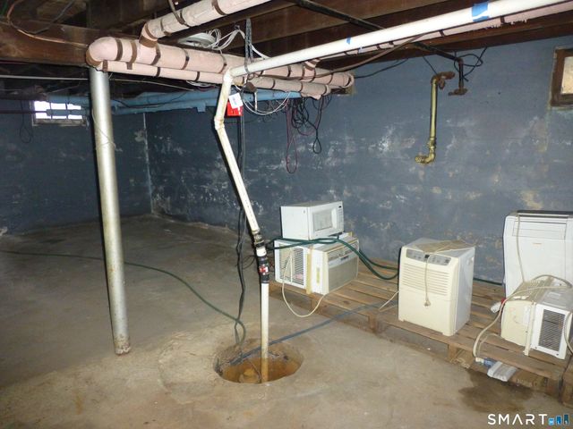 108 West Town Street, Norwich, CT 06360