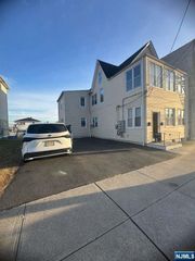 216 Farnham Avenue 2, Lodi, NJ 07644