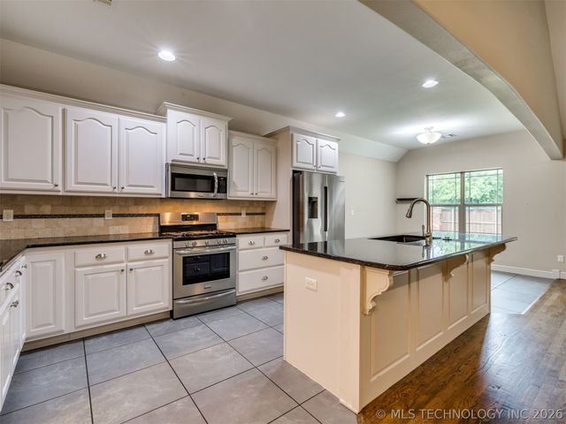 18434 E 50th Place S, Tulsa, OK 74134