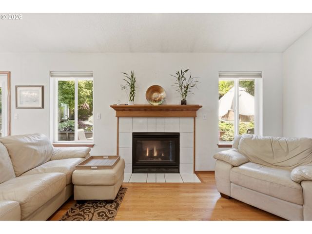 4619 Se POWELL BUTTE Pkwy, Portland, OR 97236