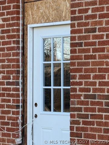 806 E Smith Street, Okmulgee, OK 74447