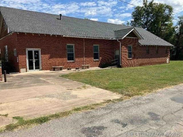806 E Smith Street, Okmulgee, OK 74447