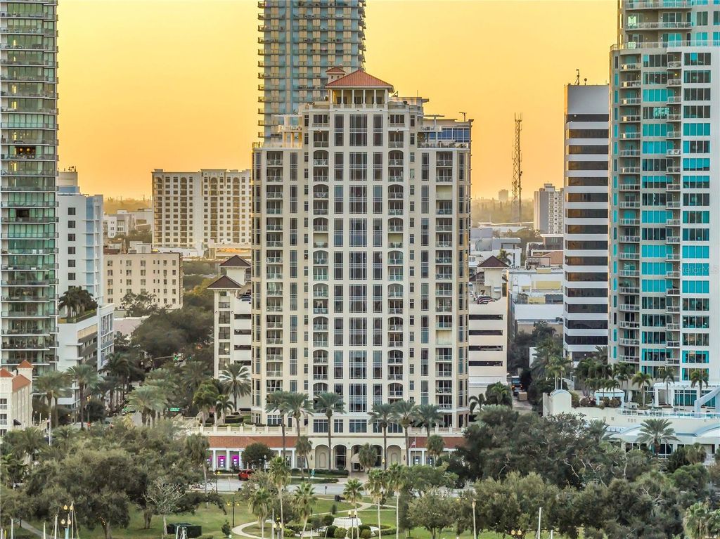 100 BEACH DRIVE NE 1803, St Petersburg, FL 33701