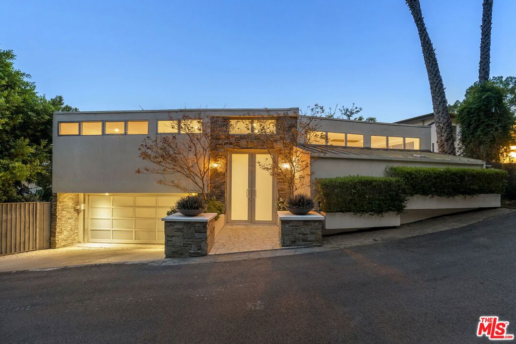 9222 Kinglet Drive, Los Angeles, CA 90069 — exterior