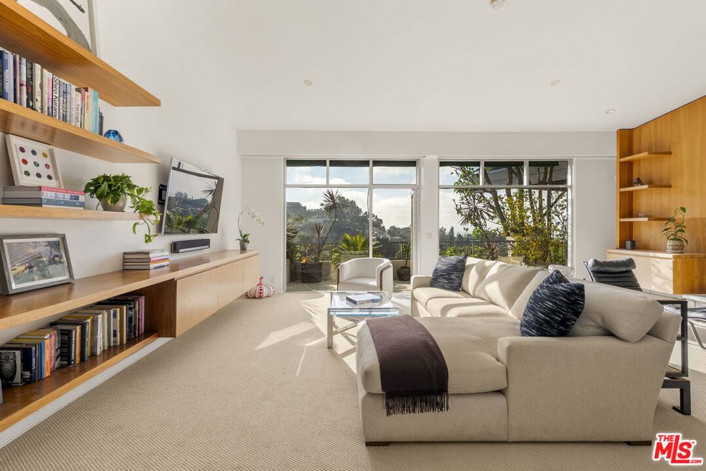 9222 Kinglet Drive, Los Angeles, CA 90069 — photo 3