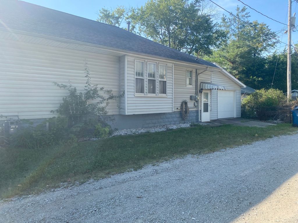 Image 2 of property listing at 314 E 8th Street, Centralia, IL 62801
