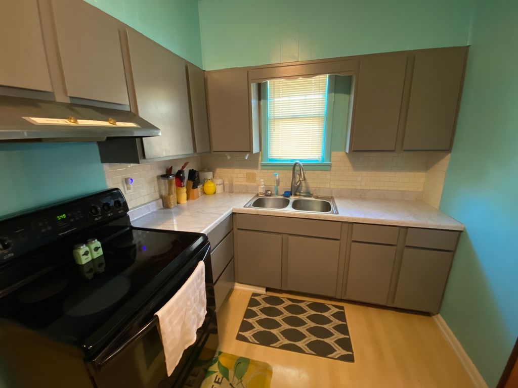 Image 4 of property listing at 314 E 8th Street, Centralia, IL 62801