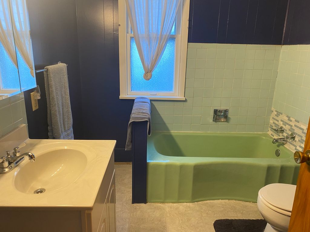 Image 8 of property listing at 314 E 8th Street, Centralia, IL 62801